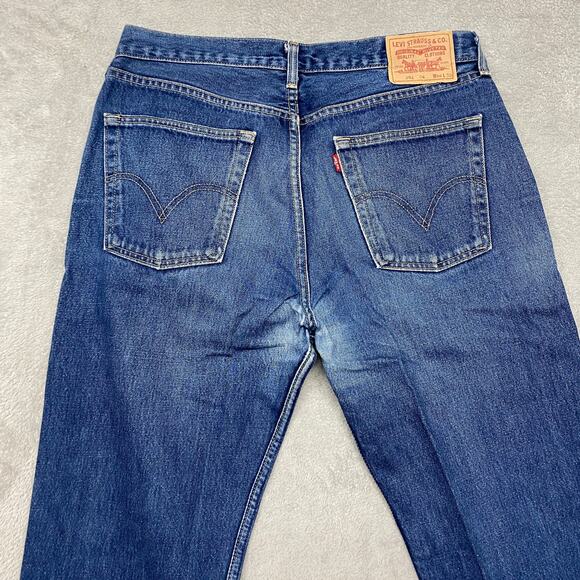 Levis 582 Jeans Mens 36 Button Fly Medium Wash Distressed 29 Inseam Vintage - Picture 9 of 13